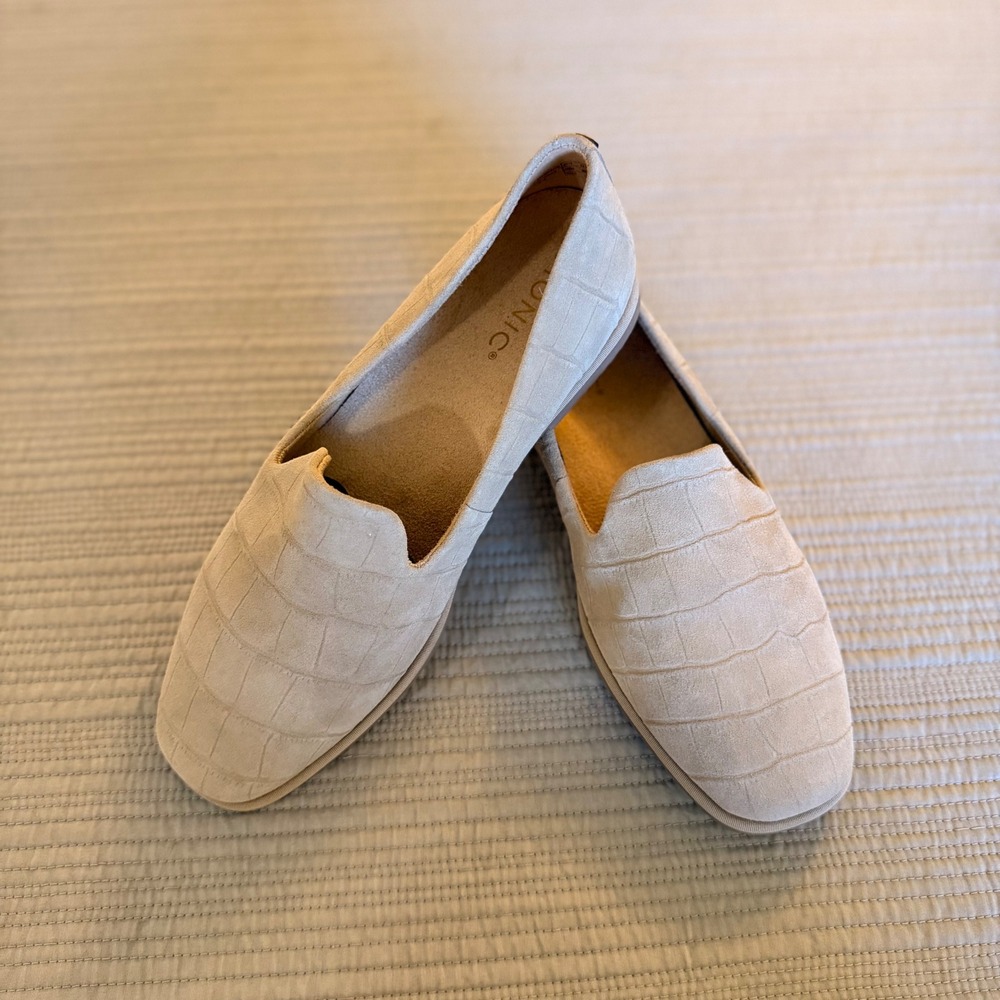 Vionic Willa 2.0 Loafers Women Cream Beige Croc Embossed Suede Flats Size 8 Wide